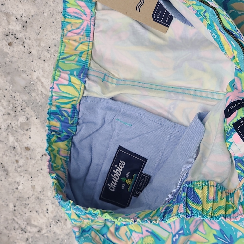 Chubbies Original Stretch Twill Shorts Light Blue and Yellow Patterned - Picture 12 of 13